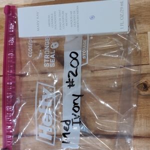Mary Kay Medium Coverage Foundation Ivory #200